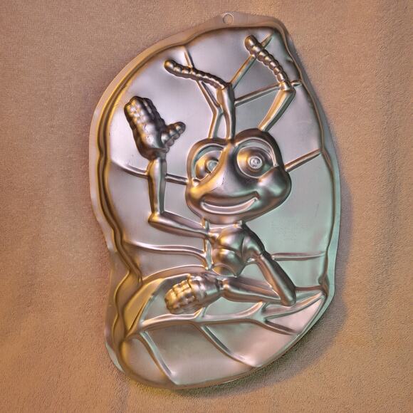 Wilton Disney Pixar A BUG'S LIFE Flik Cake Pan Mold #2105-3203 - Picture 1 of 4